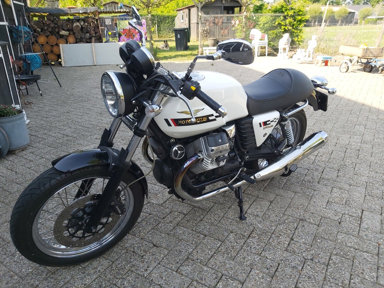 Moto Guzzi V7 Classic Cafe