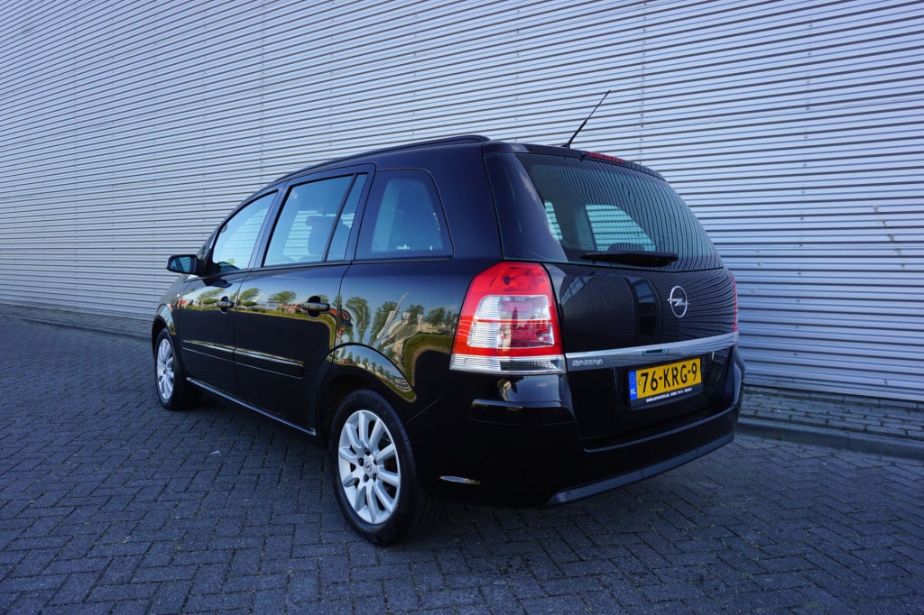 Opel Zafira 1.6 temptation - 7persoons - airco / navi / cruise / elektr. ra