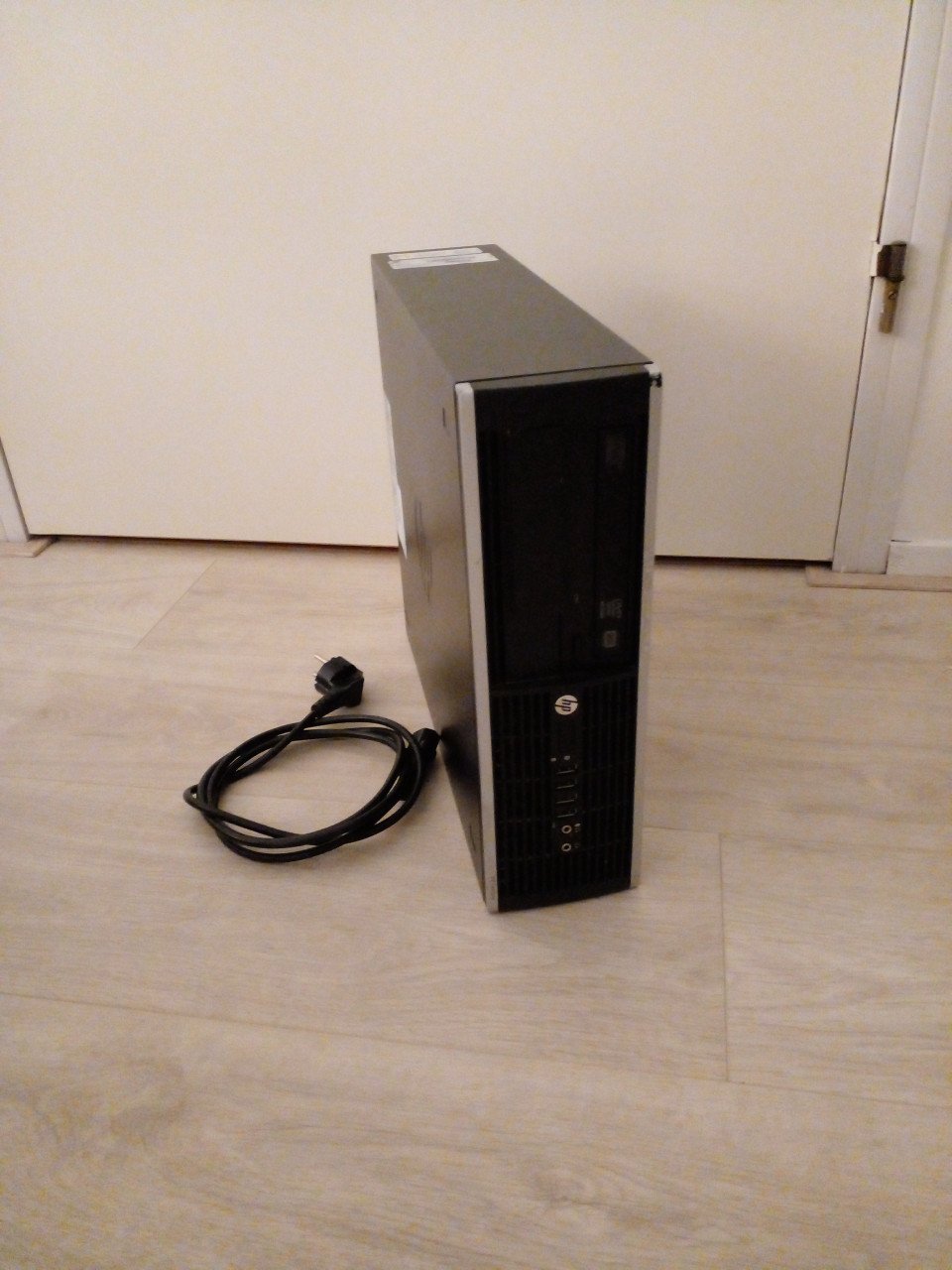HP 8200 Elite Intel i5 met Windows XP SP3 + MS DOS box.