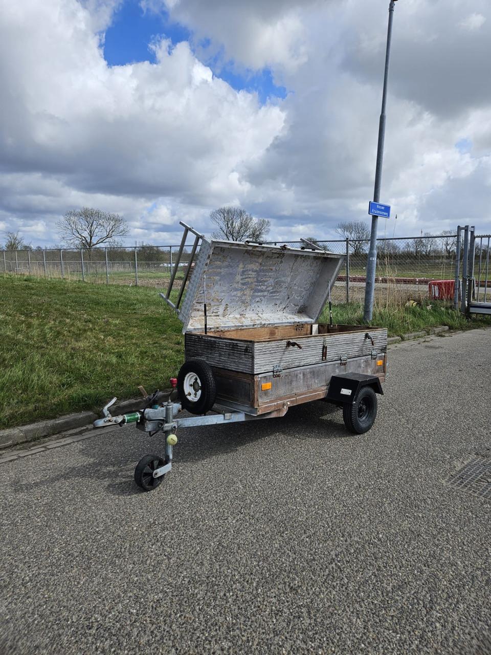 Aanhangwagen voor surfspullen