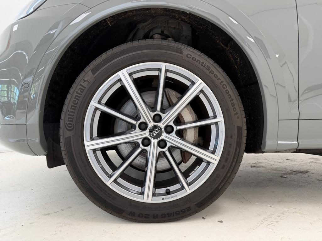 Audi Q5 55 tfsi e quattro competition | quantumgrau | panoramadak | massage
