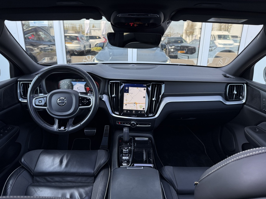 Volvo V60 t6 340pk recharge r-design| panodak| adap.cruise| h&ksound| came