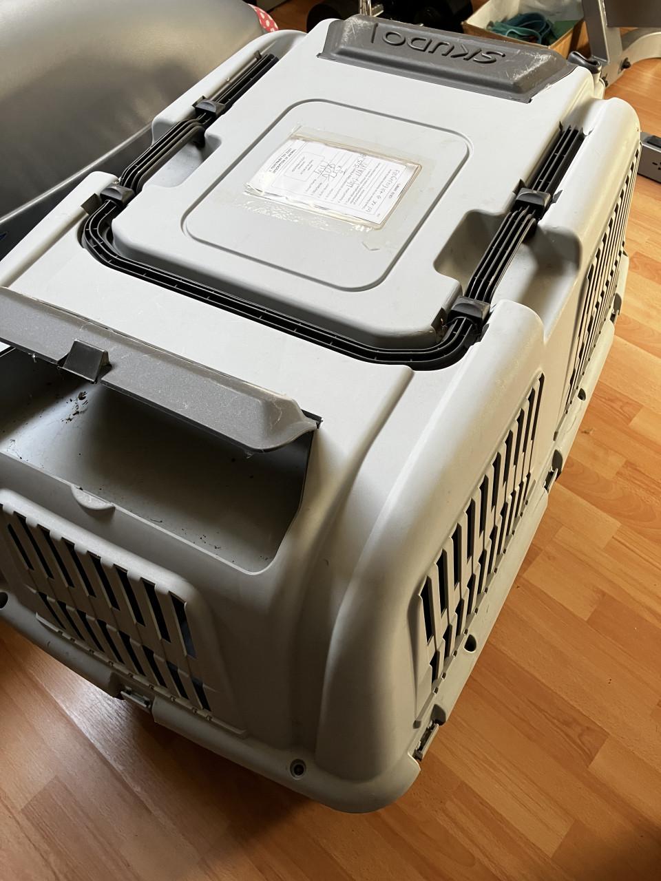 Te Koop : ReisBench/Kennel SKUDO