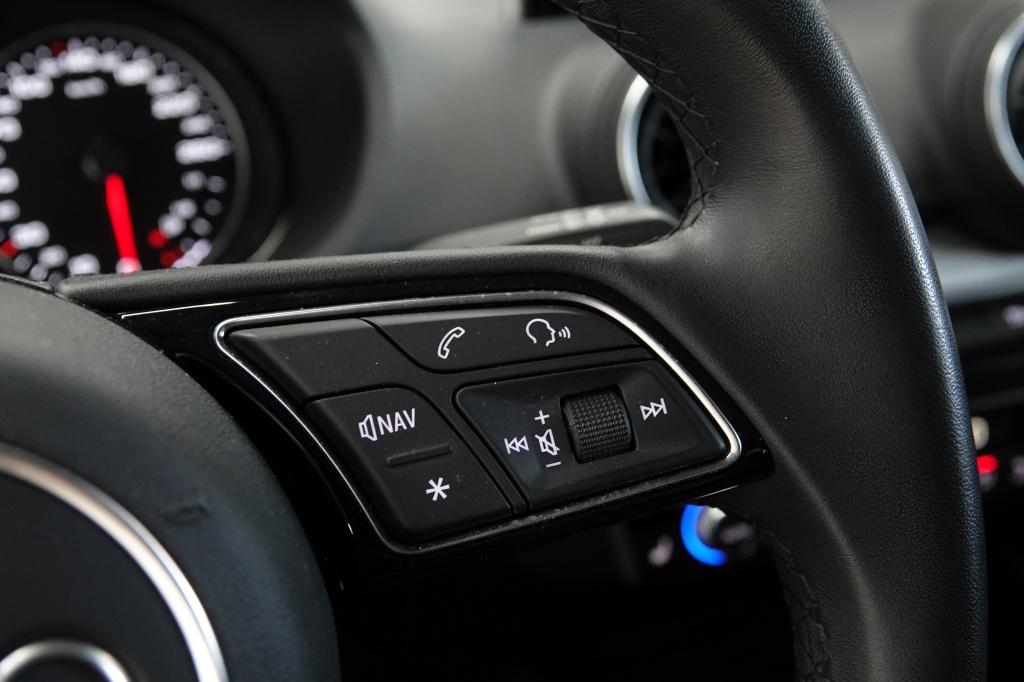 Audi Q2 35 tfsi | alarm | pdc| keyless | camera |