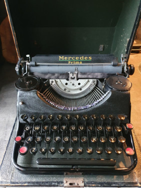 Prachtige jaren 30 Mercedes Prima typemachine in werkende staat...