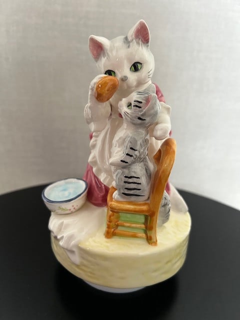Prachtige speeldoos Mrs.Tabitha Twitchit Beatrix Potter.