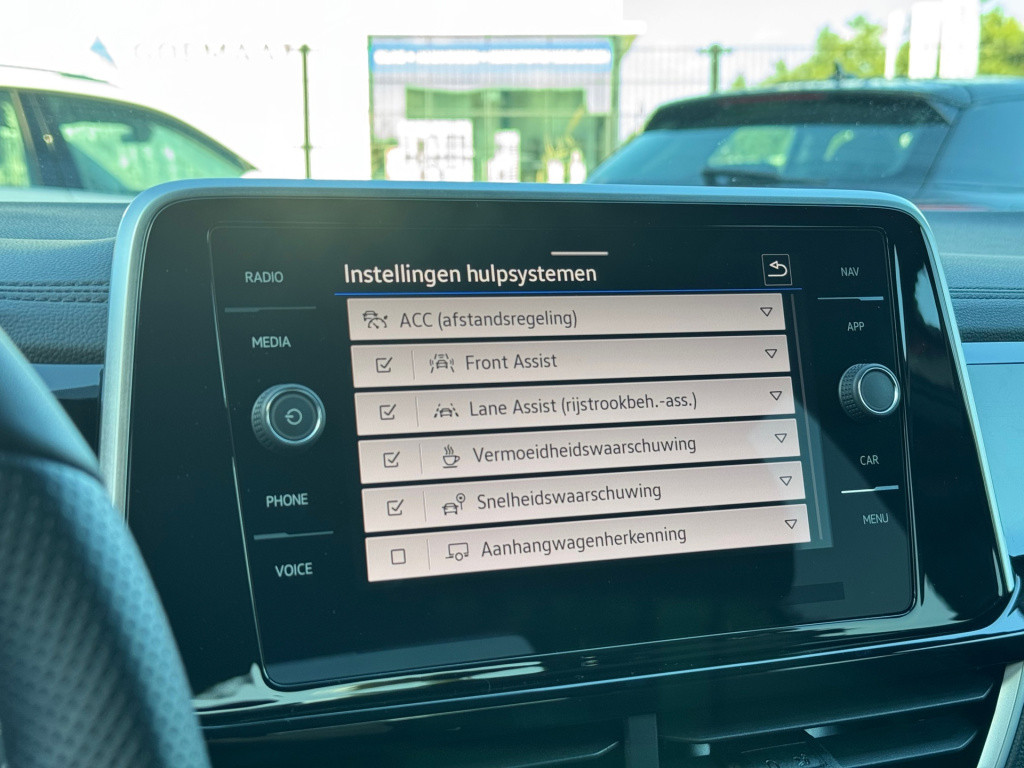 Volkswagen T-roc 1.5 tsi r-line edition * camera * massage * parkeerhulp