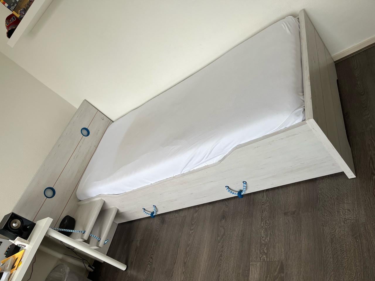 White wash 1 persoons bed