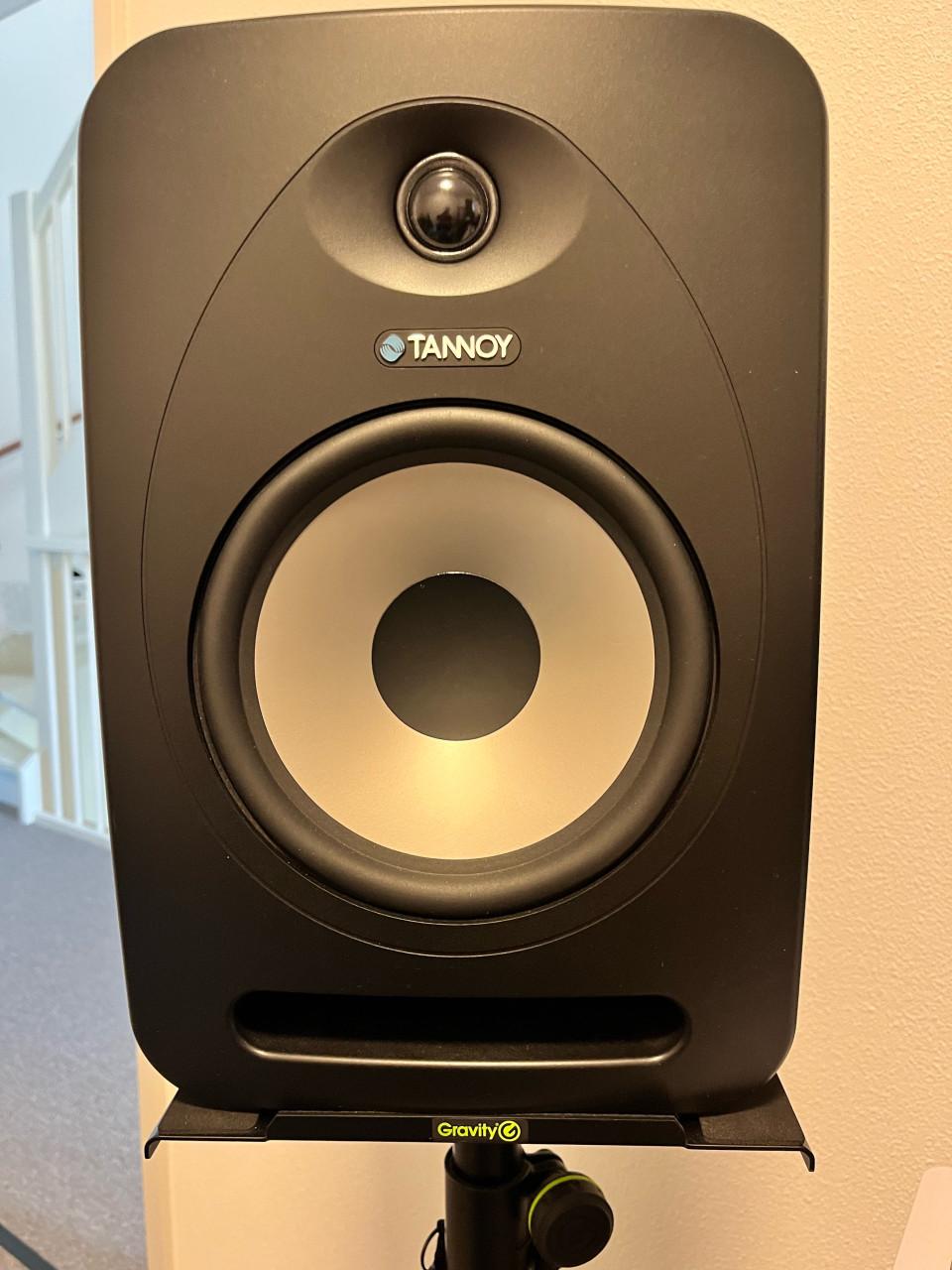 Tannoy Reveal 802 studiomonitors + Gravity stands