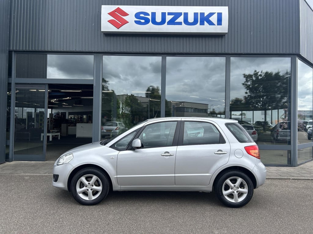 Suzuki Sx4 1.6 exclusive automaat|lage km stand