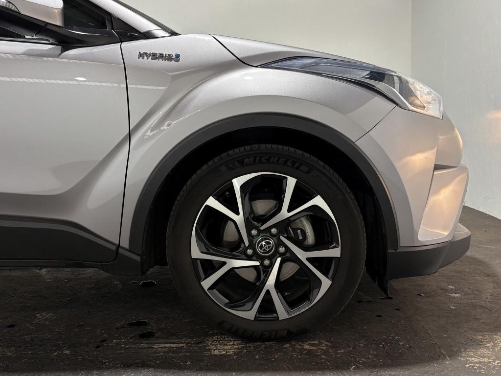 Toyota C-hr 1.8 hybrid dynamic | navi | camera | trekhaak |