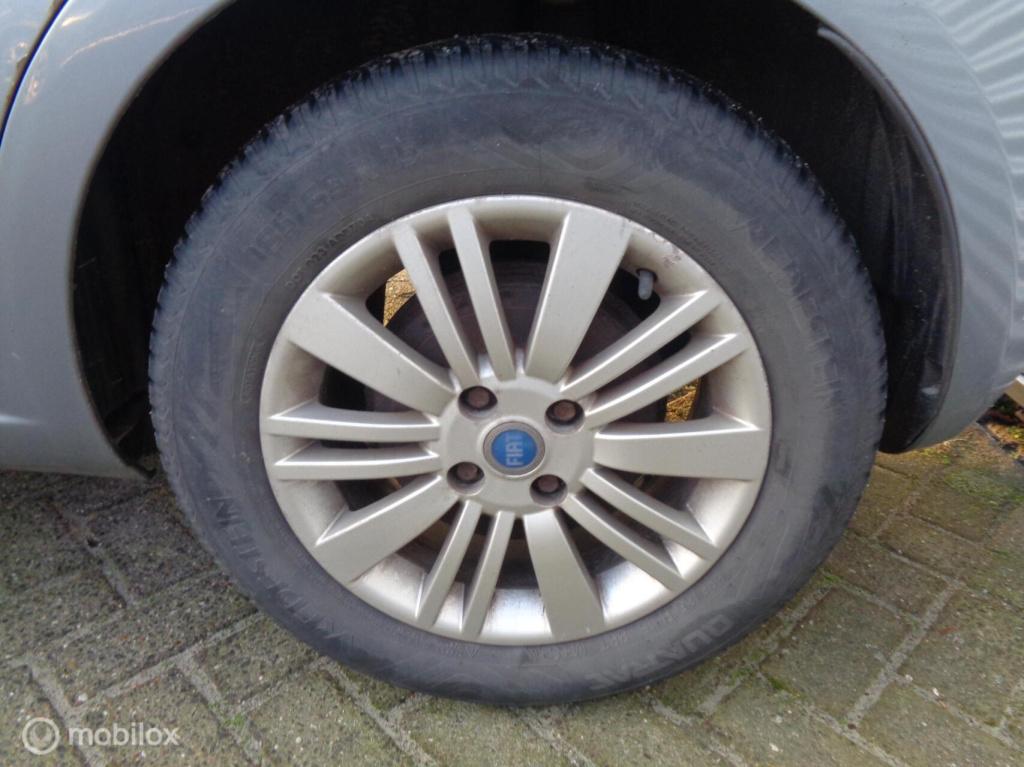 Fiat Grande Punto 1.4-16v emotion/airco/cruise/lm velgen/nieuwe apk 03-2027