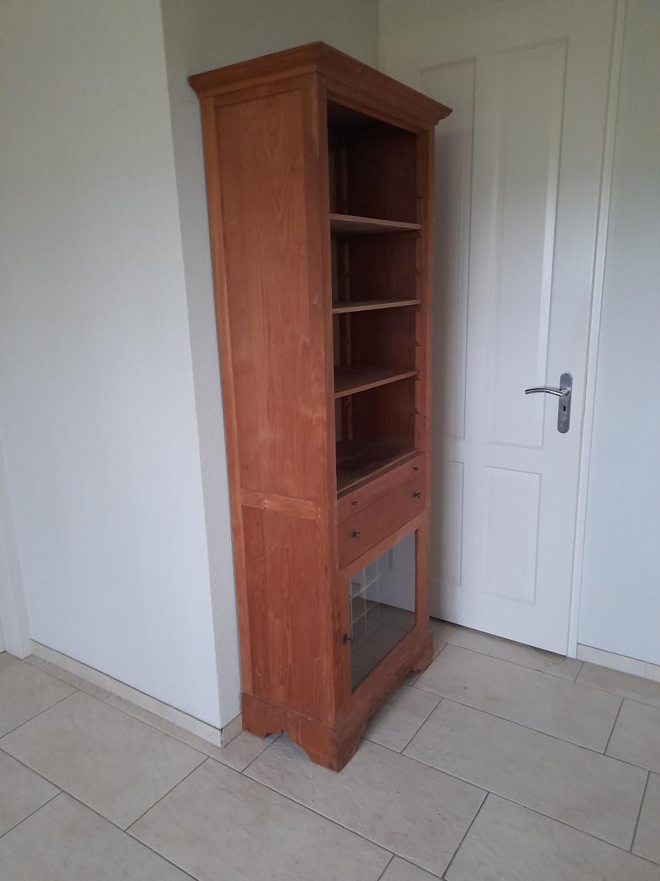 Prachtige (boeken)kast (in goede nette staat ) 77 x 42 x 200H