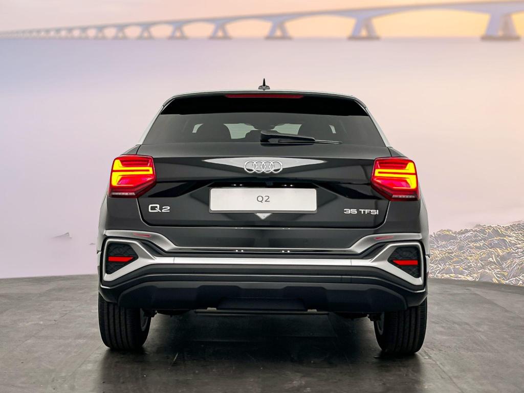 Audi Q2 s edition 35 tfsi 110 kw / 150 pk hatchback 7 vers