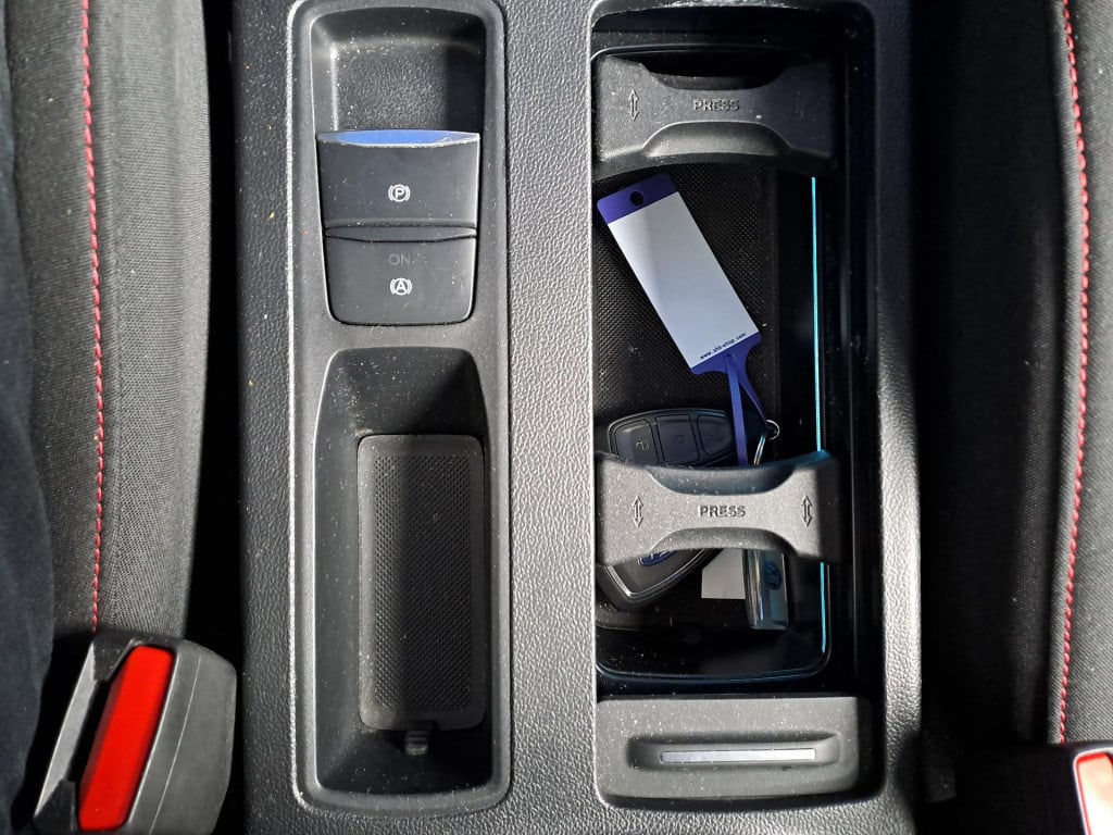 Ford Focus 1.5 ecoboost st line business | 182 pk! | winter pack | apple ca
