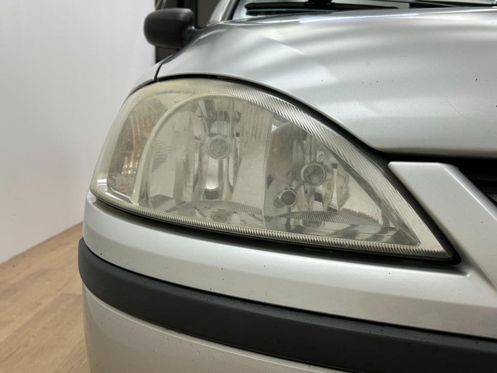 Opel Corsa occasion 1.2-16v rhythm | grijs | tweedehands opel corsa | cruis