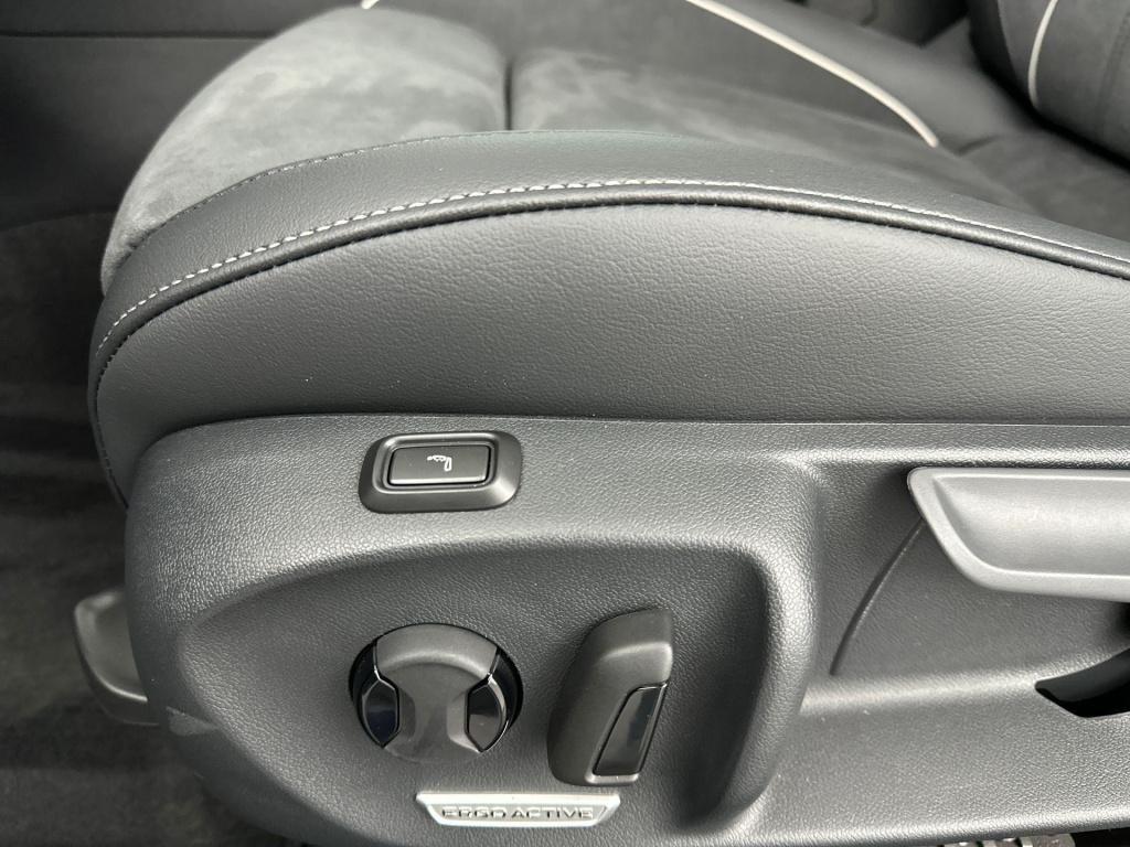 Volkswagen Passat variant 1.5 ehybrid elegance business dsg6 204pk