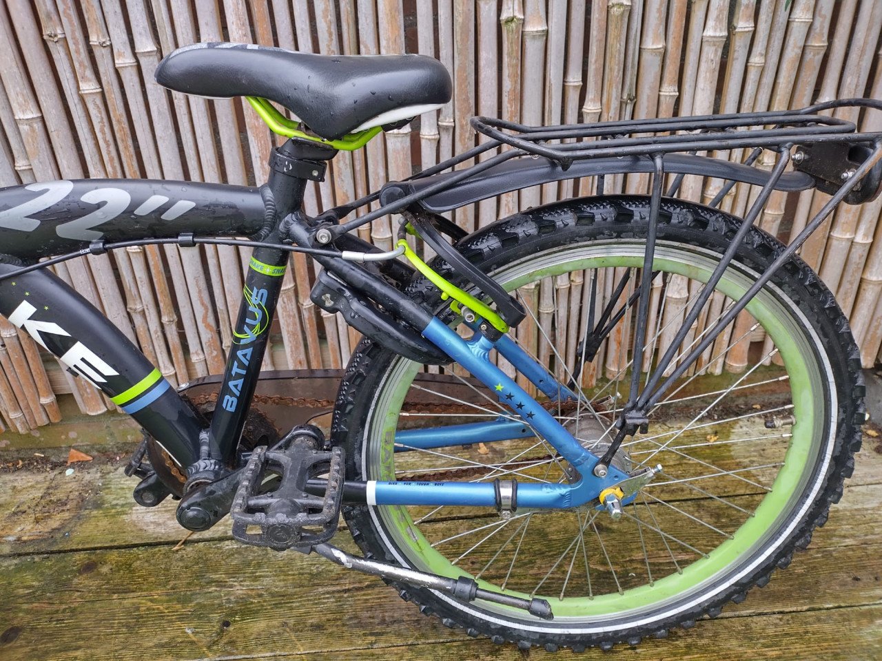 Batavus snake 22 inch