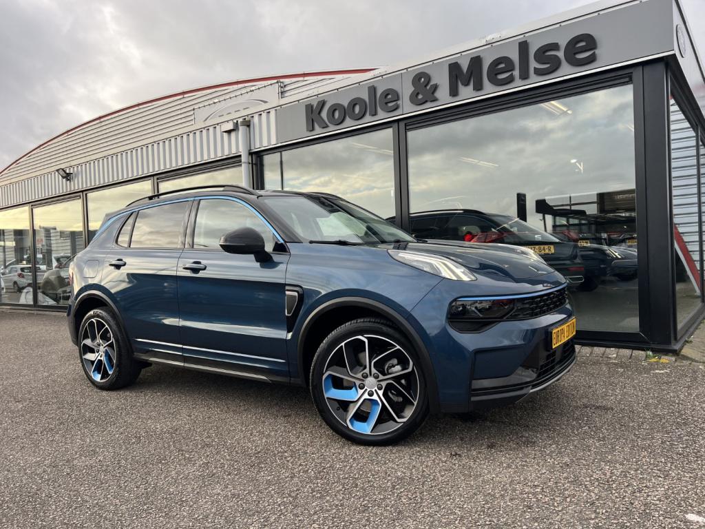 Lynk & Co 01 1.5 261pk phev plug inn hybrid , pano dak,360gr camera , car p