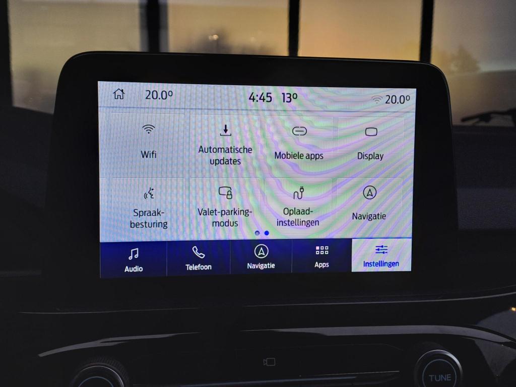 Ford Kuga 2.5 phev st-line | apple carplay & android auto | parkeersensoren