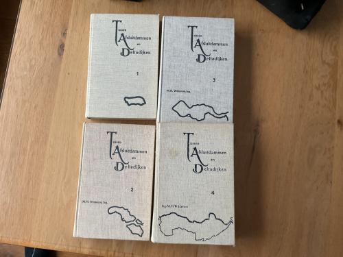 Tussen Afsluitdammen en Deltadijken