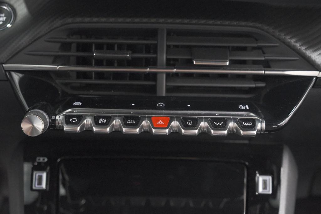 Peugeot 2008 1.2 hybrid 145 gt | camera | apple carplay | parkeersensoren