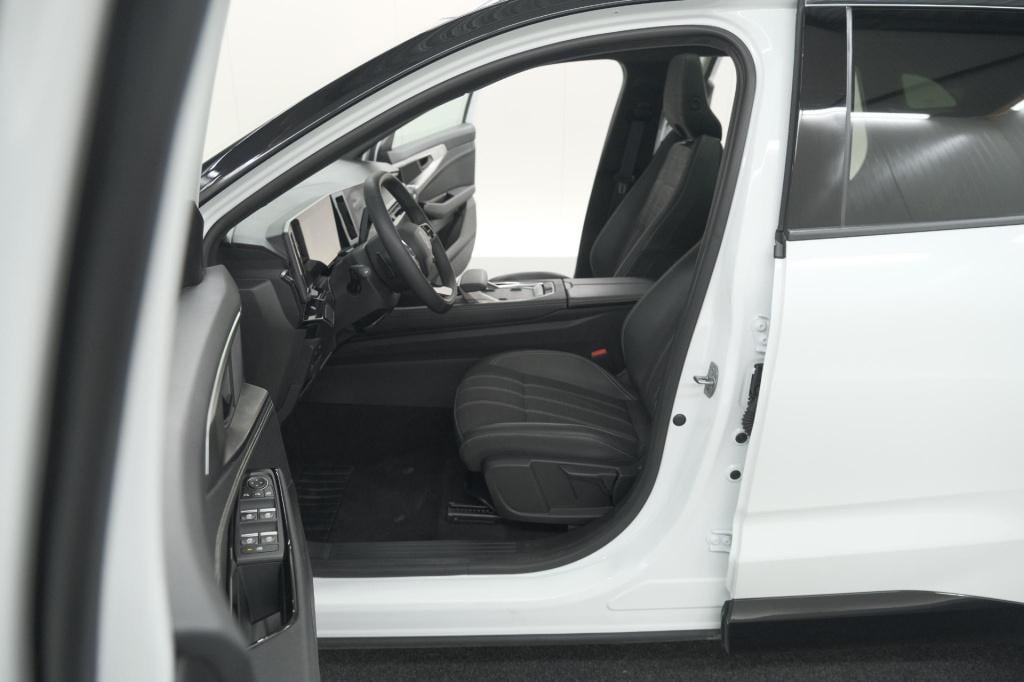 Renault Austral 1.2 e-tech full hybrid 200 techno | 360 camera | panoramada