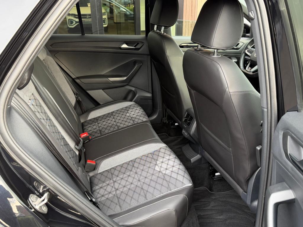 Volkswagen T-roc 1.5 tsi 150pk dsg r-line | camera | keyless | elek. achter