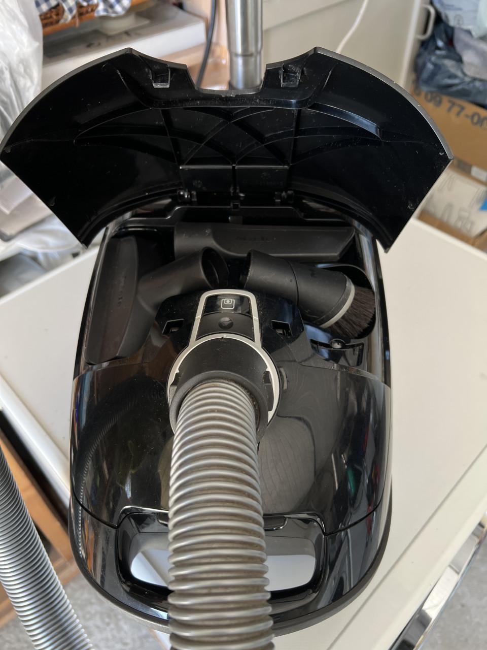 Miele S8 Black Diamond 2200W als nieuw compleet