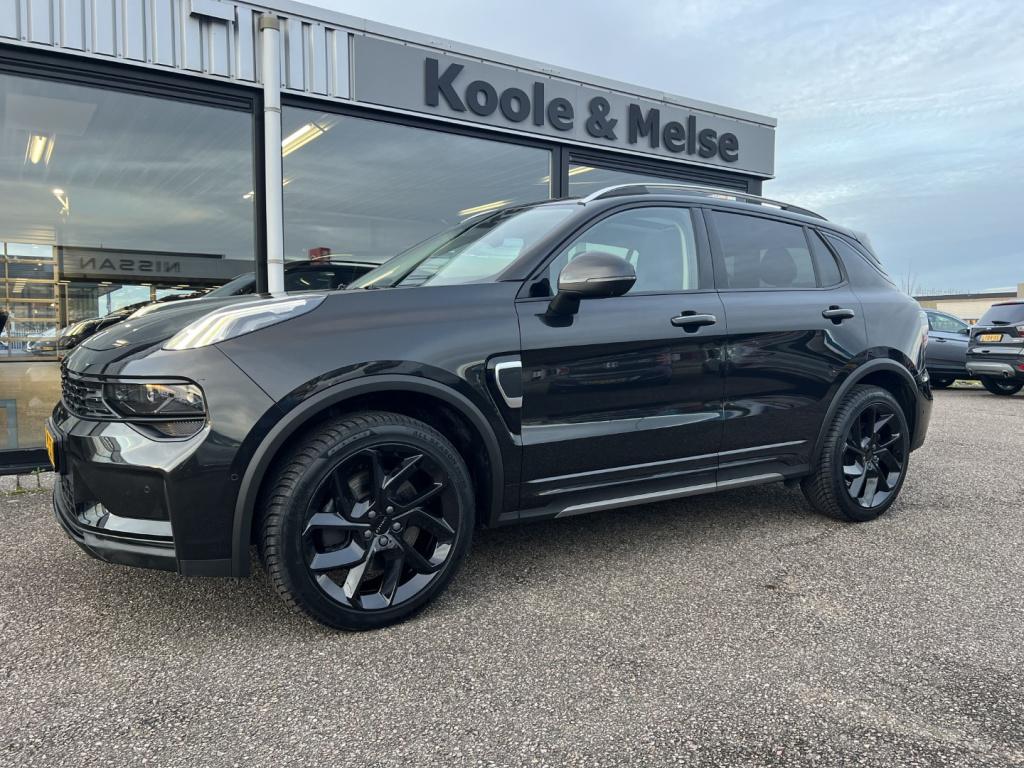 Lynk & Co 01 1.5 261pk phev black edition pano dak , 360gr camera , carplay