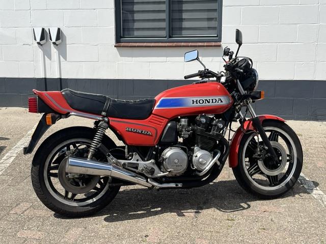 Honda  bol dor  CB 900F  Klassieker  46 oud  1979   50000 KM