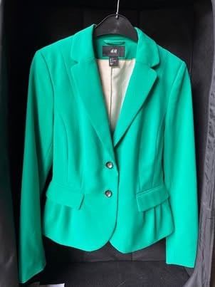 Diverse blazers/jasjes, €15 per stuk,