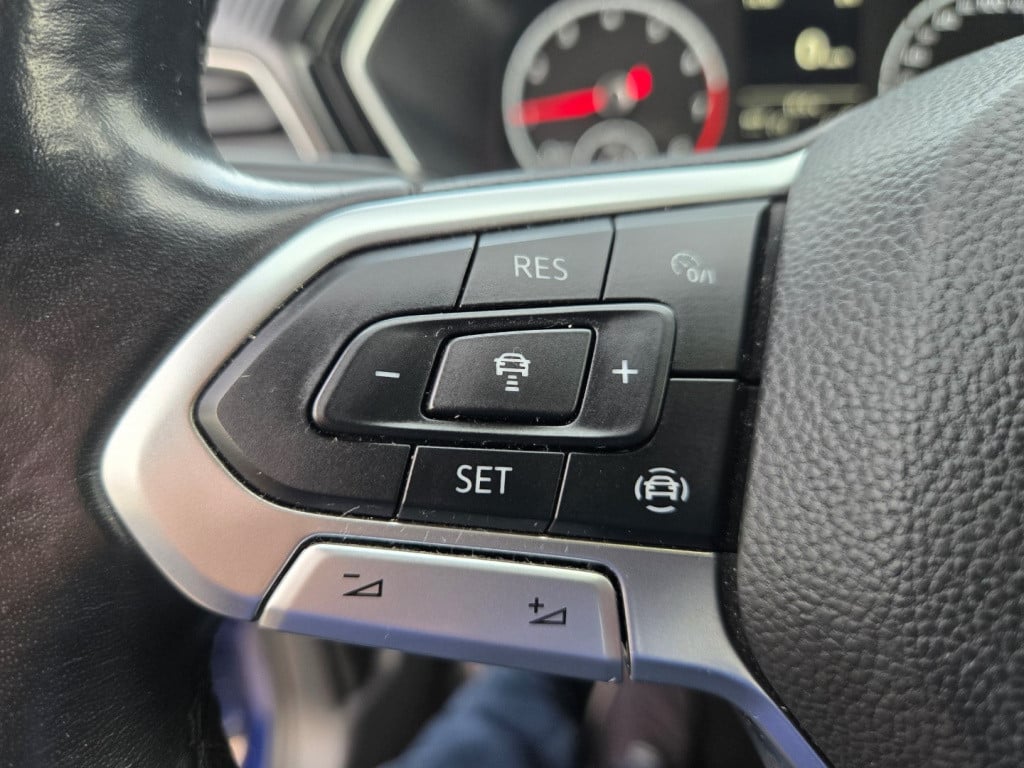 Volkswagen T-cross 1.0 tsi 115pk t-cross life r-design | trekhaak | camera