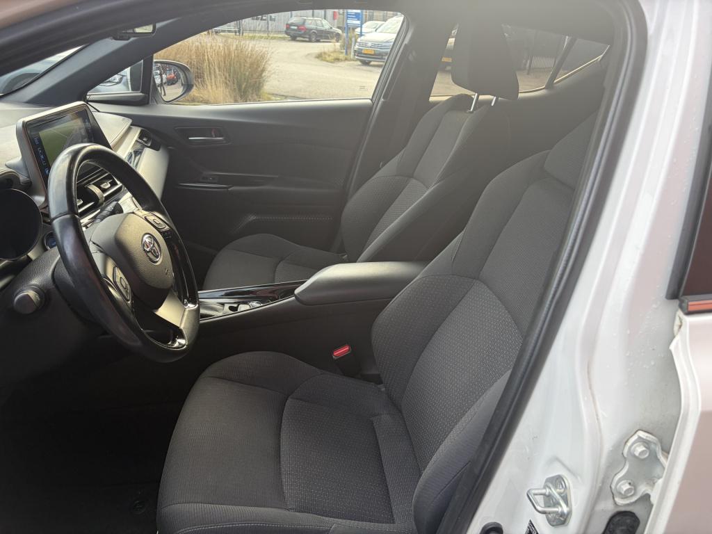 Toyota C-hr 1.8 hybrid dynamic