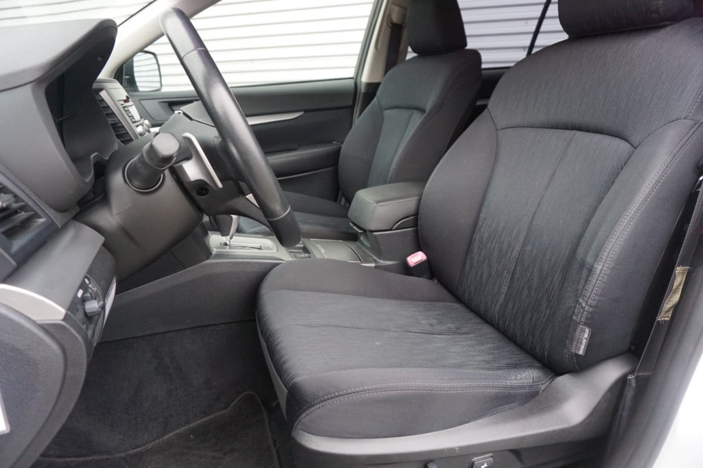 Subaru Legacy touring wagon 2.0i intro automaat - climate / navi / cruise /