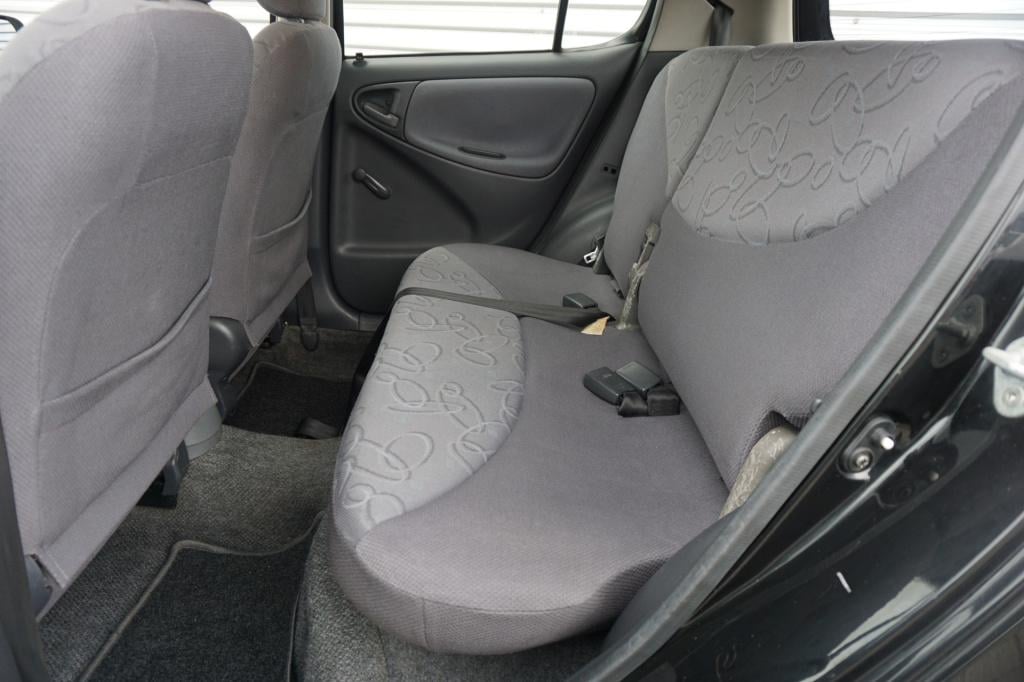 Toyota Yaris 1.0-16v vvt-i luna