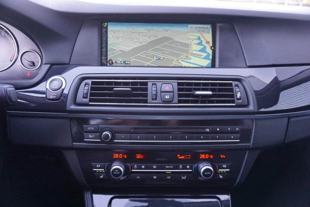 BMW 5 Serie touring 520i high executive automaat - climate / navi / cruise 