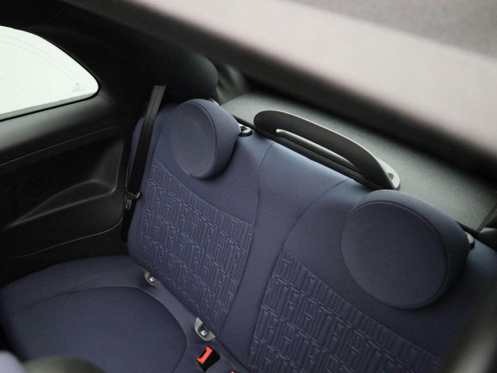 Fiat 500 C 1.0 hybrid club | cabrio | parkeer sensoren | dab | airco | crui