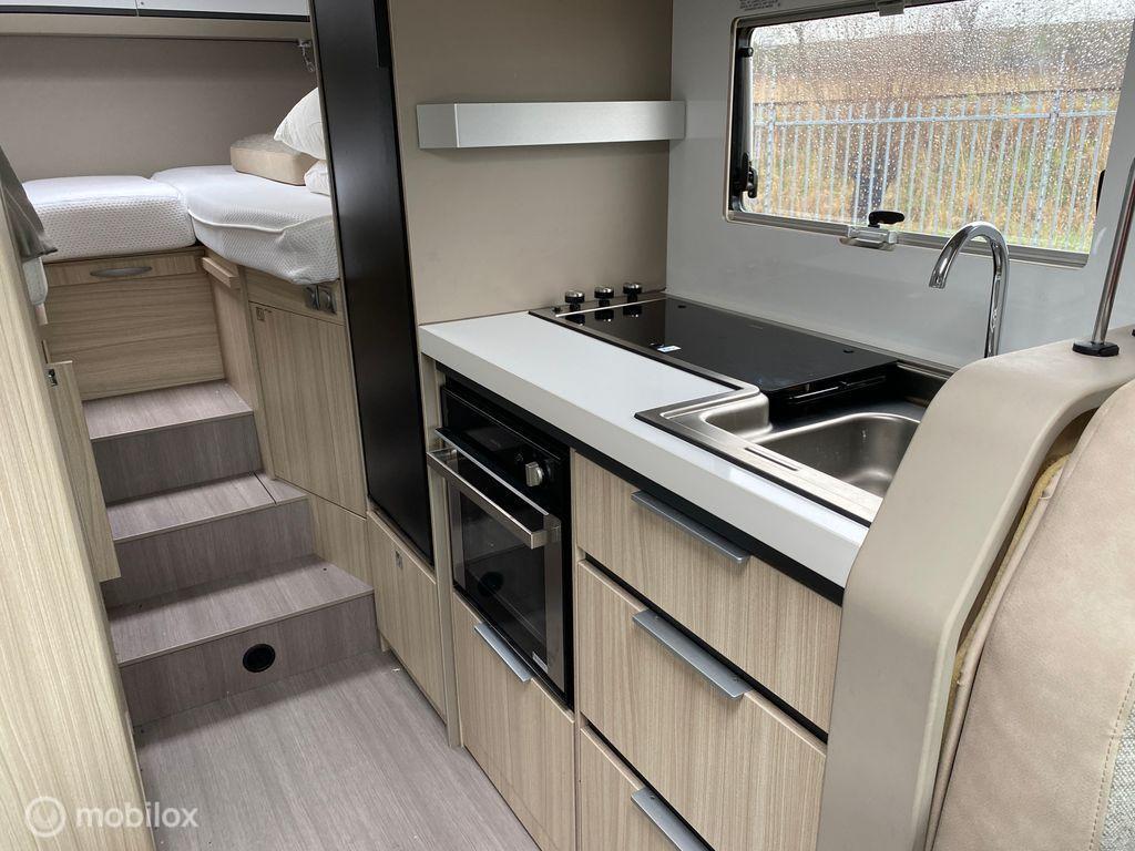 Adria Onbekend compact dl