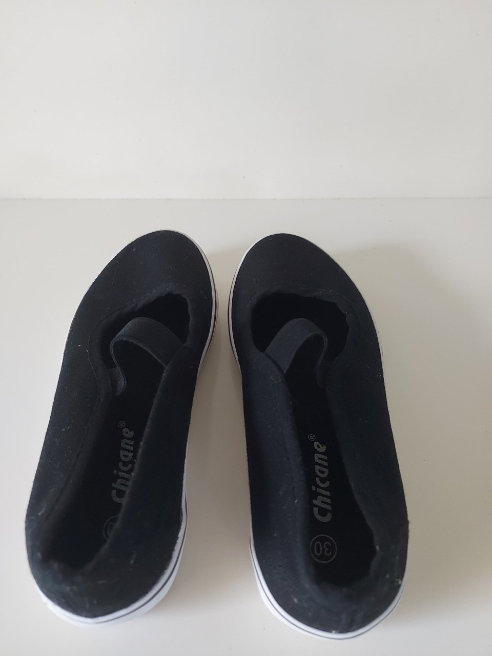 Zo goed als nieuwe gymschoenen maat 30 zwart €2,-