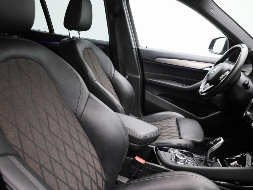 BMW X1 sdrive18i business edition | automaat | navigatie | head-up display