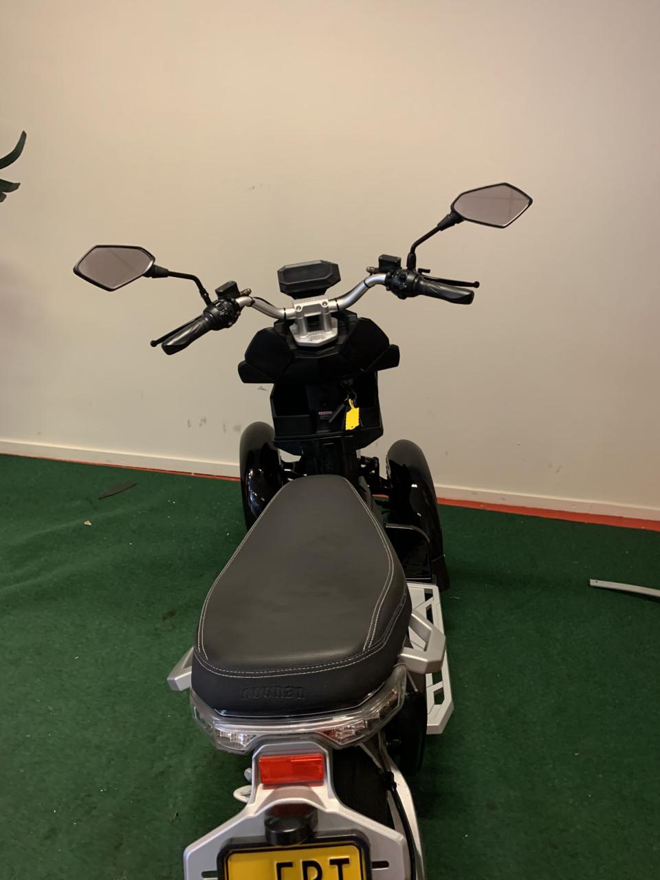 DOOHAN I TANK MET 2X ACCU 45KM NU 1995,= RIJKLAAR