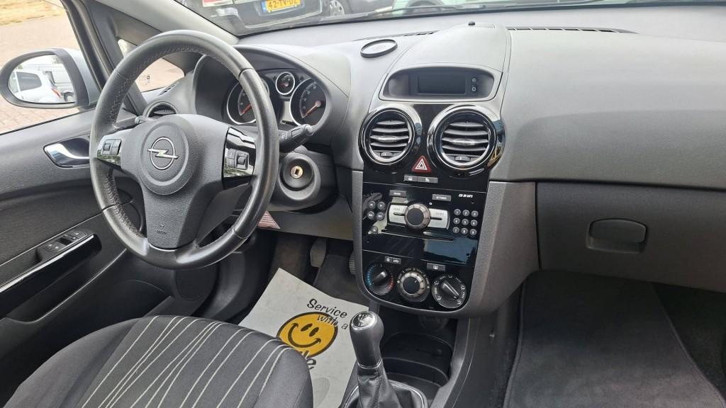 Opel Corsa 1.4 16v 111 edition
