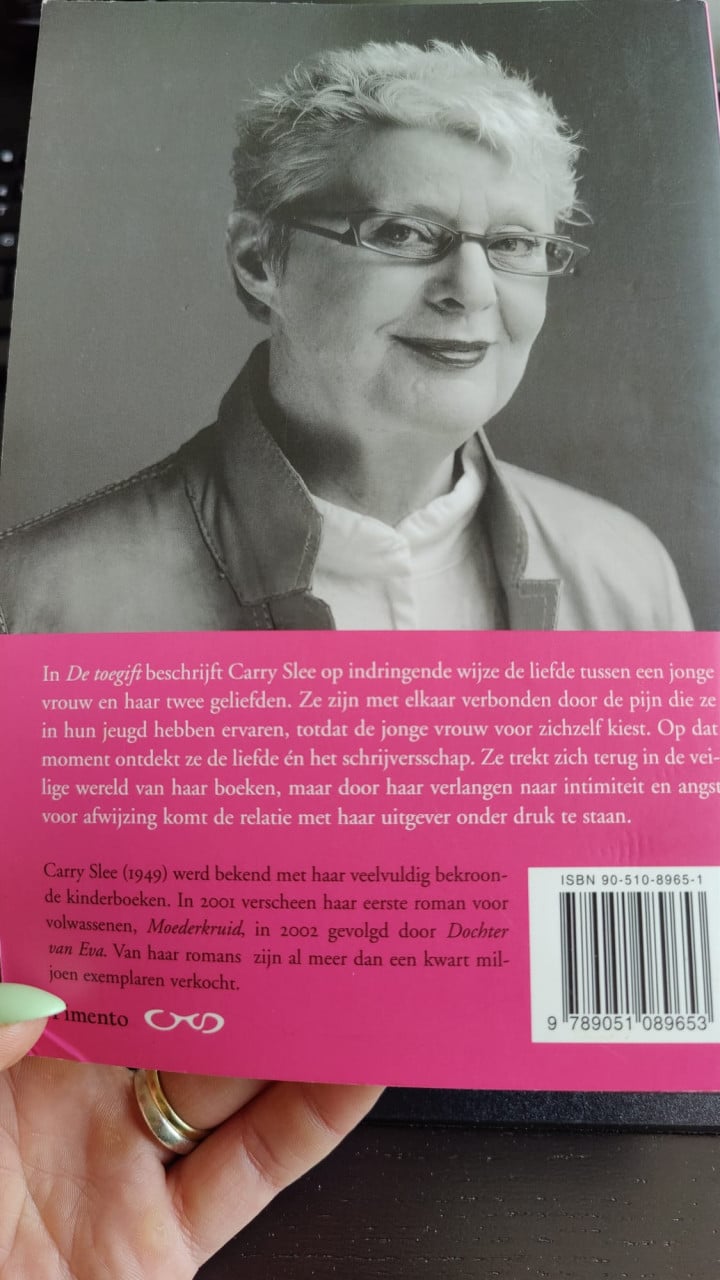 Boeken bundel volwassenen met o.a. Marion Pauw, Carry Slee en Connie Palmen
