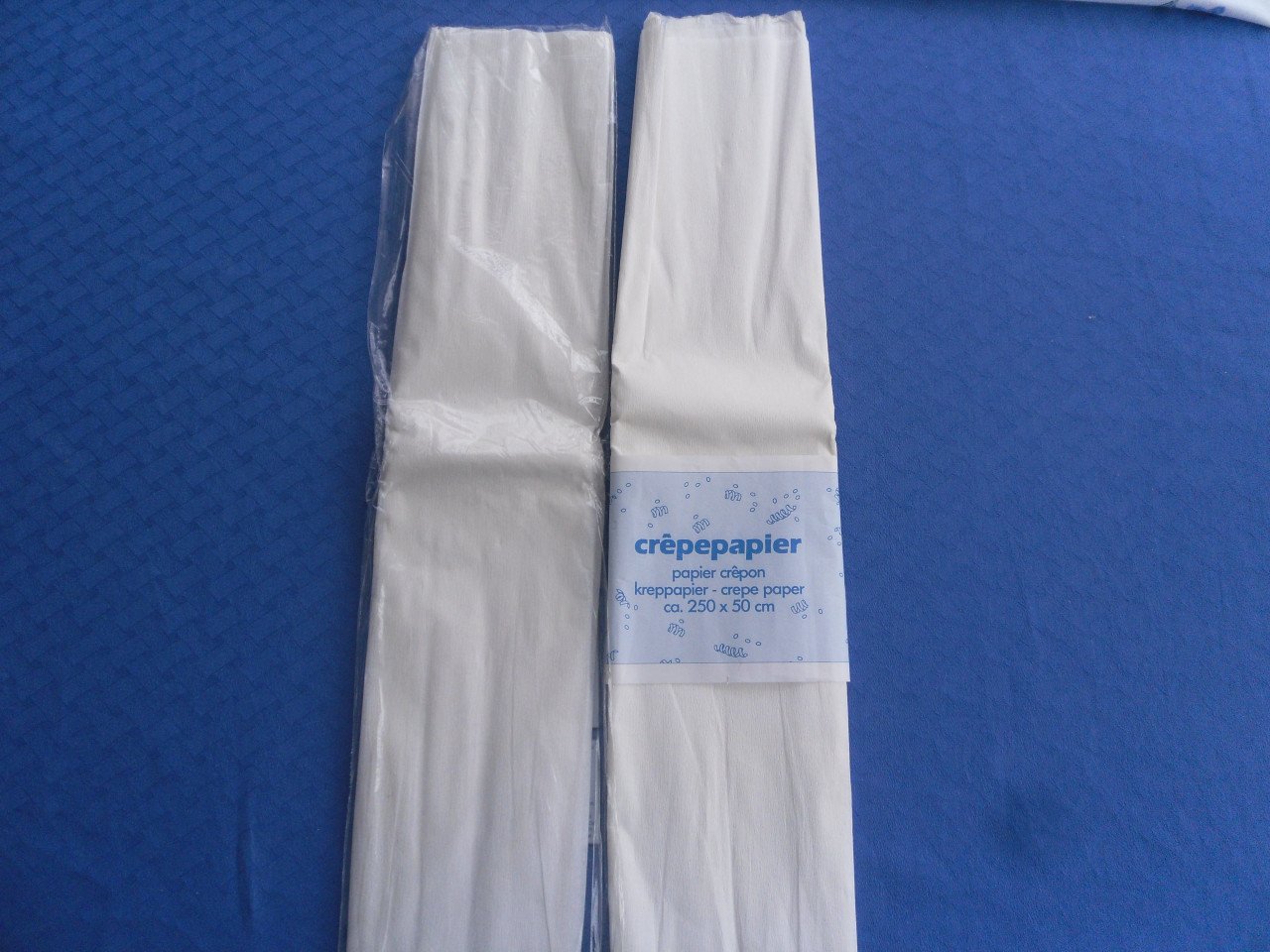 2 X CREPE PAPIER 250 X 50 CM  WIT BIEDEN