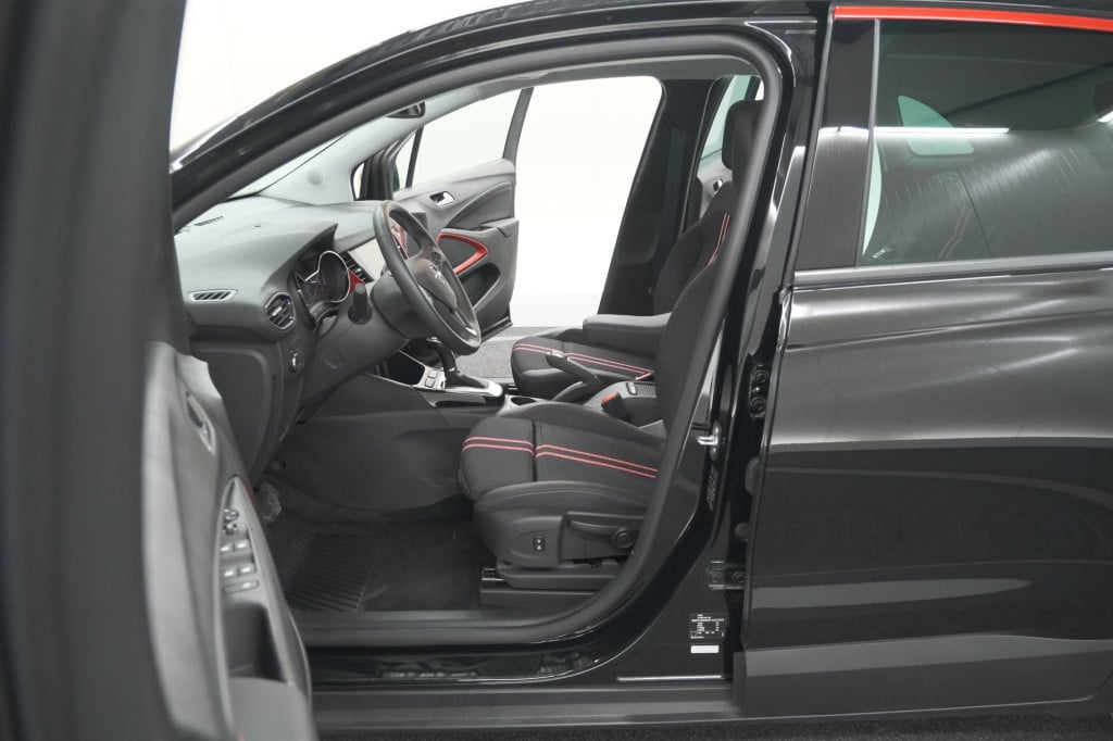 Opel Crossland X 1.2 turbo 130 pk level 4 | navigatie | dodehoek detectie |