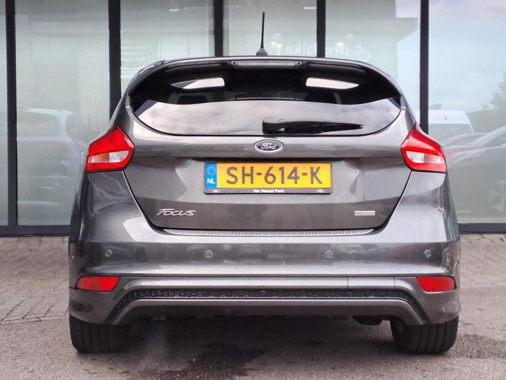 Ford Focus 1.0 st-line | cruise control | trekhaak | 18'' lmv | apple carpl