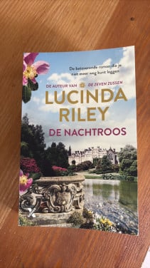 Boek de Nachtroos van Lucinda Riley