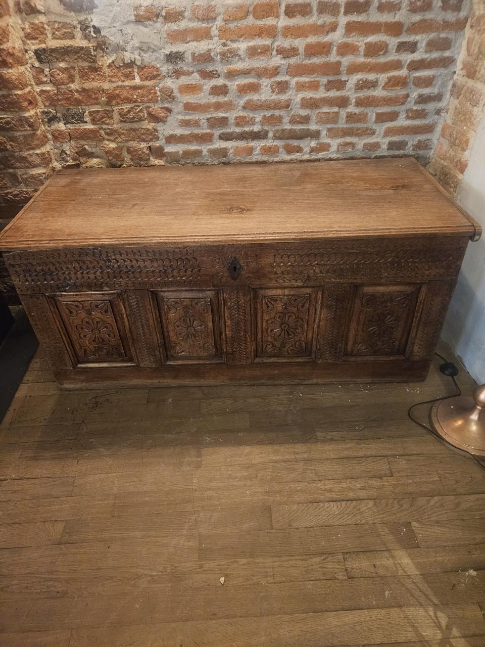 Antieke 18e eeuwse dekenkist anno 1722