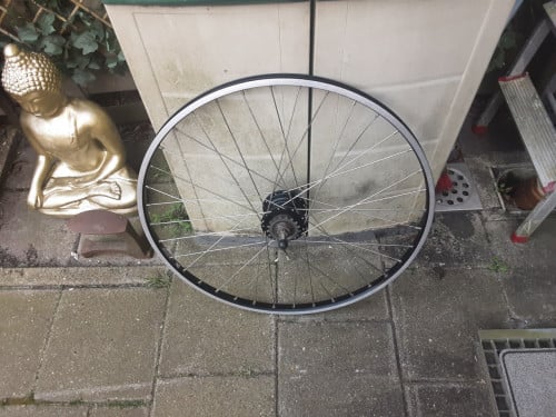 28 inch sachs achterwiel,  3 speed, trommelrem